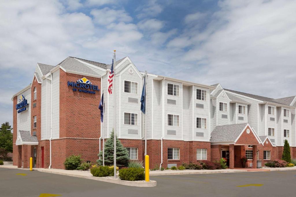 Microtel by Wyndham South Bend Notre Dame University - image 4