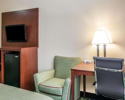Quality Inn & Suites South Bend Airport - image 13