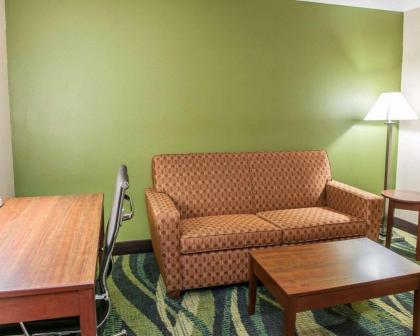 Quality Inn & Suites South Bend Airport - image 4