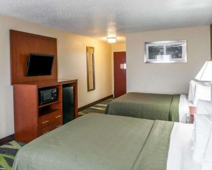 Quality Inn & Suites South Bend Airport - image 9
