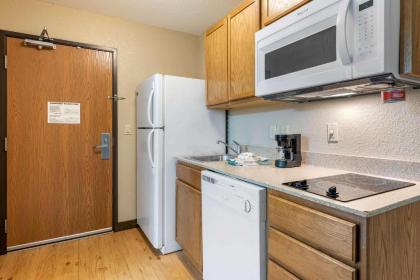 Suburban Extended Stay Hotel South Bend - image 14