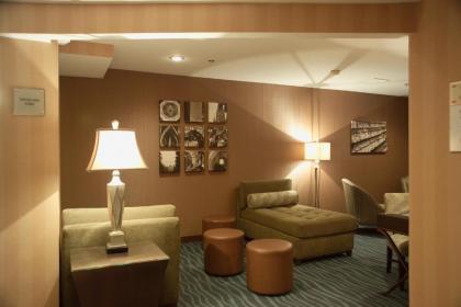 Ivy Court Inn and Suites - image 12