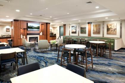 Fairfield Inn and Suites by Marriott South Boston - image 12