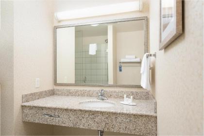 Fairfield Inn and Suites by Marriott South Boston - image 14