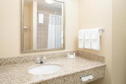 Fairfield Inn and Suites by Marriott South Boston - image 15