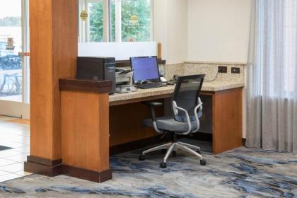 Fairfield Inn and Suites by Marriott South Boston - image 4