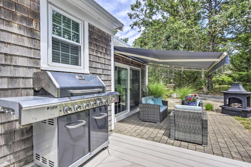 Cape Cod House with Deck and Grill - 2 Miles to Beach! - image 6