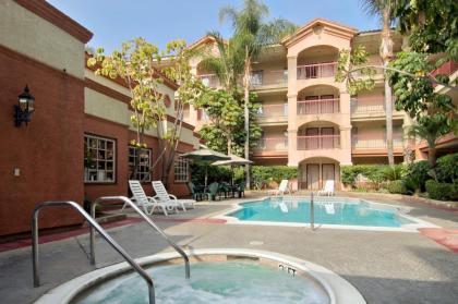 Ramada by Wyndham South El Monte - image 2