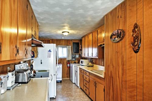 South Fork Log Cabin with Beautiful Mountain Views! - image 2