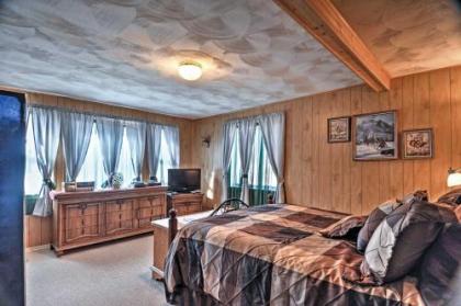 South Fork Log Cabin with Beautiful Mountain Views! - image 4