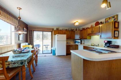 Aspen Retreat Cabin - image 8