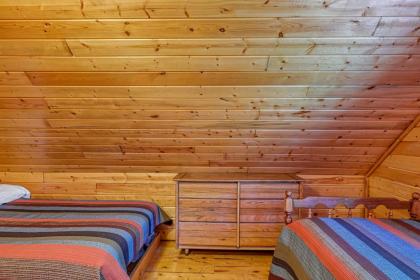 Arapahoe Adventure Cabin - image 18