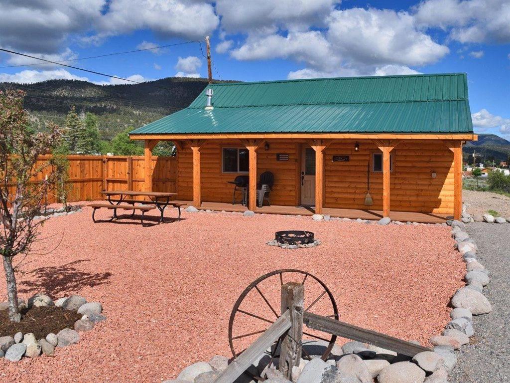 Mountain View Cabin - main image