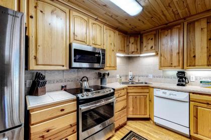 Trout Hunter Cabin - image 8