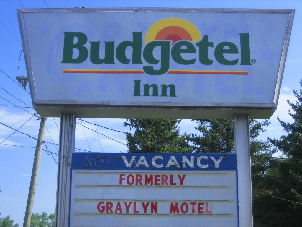 Budgetel Inn Glens Falls-Lake George - image 3