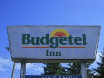 Budgetel Inn Glens Falls-Lake George - image 4