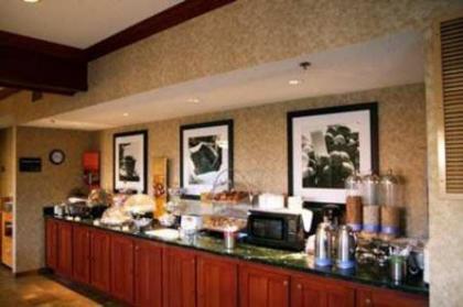 Hampton Inn South Haven - image 14