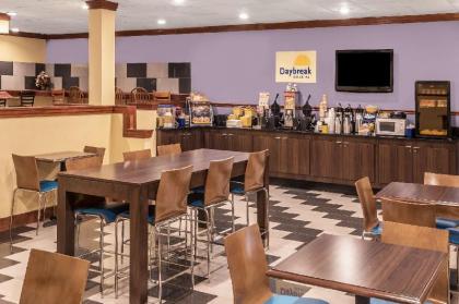 Days Inn by Wyndham South Hill - image 14