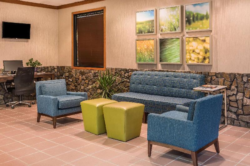 Days Inn by Wyndham South Hill - image 4