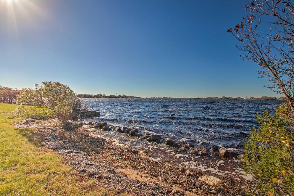 Home on Greenhill Pond with Panoramic Views and 3 Decks - image 2