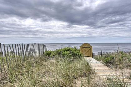 Peaceful Cottage with Grill - Steps to Matunuck Beach - image 3