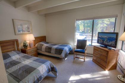 Village Pleasure by Lake Tahoe Accommodations - image 11