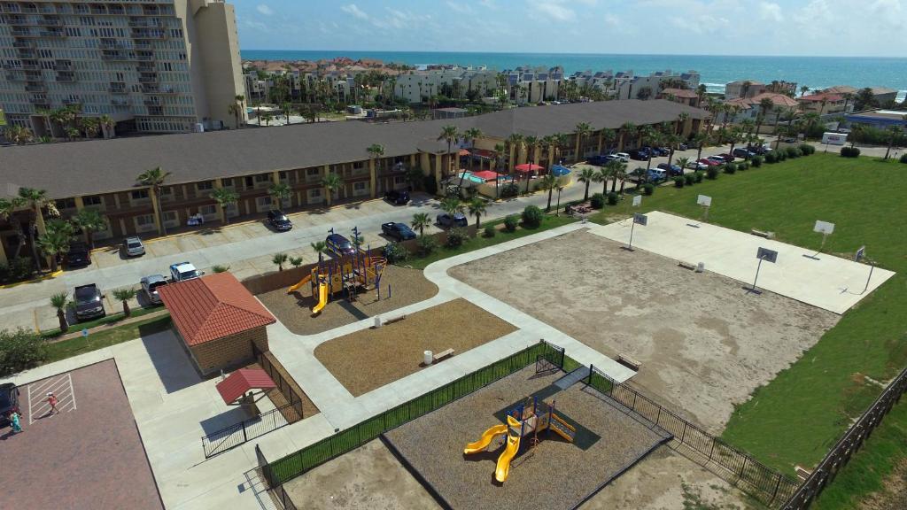 Ramada by Wyndham & Suites South Padre Island - image 3