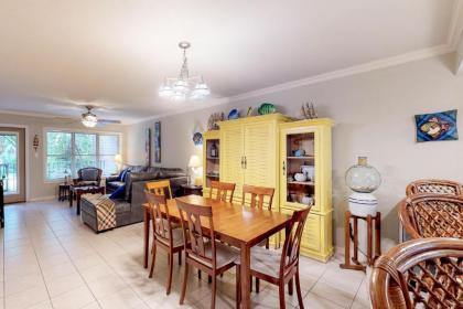 Beachview Condominiums: Wicker Wanderer (#109) - image 4