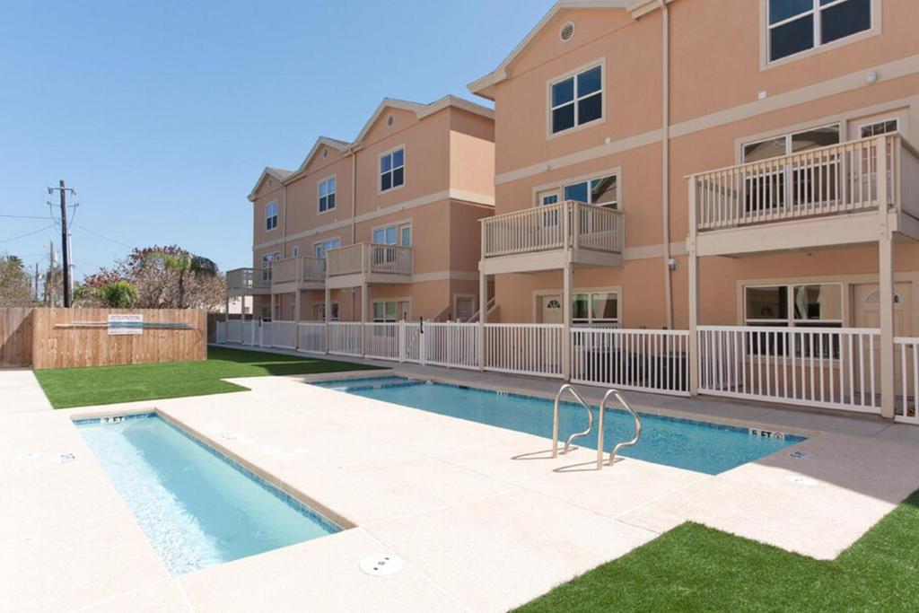 Marlin Cottages Condominiums by Padre Island Rentals - image 2