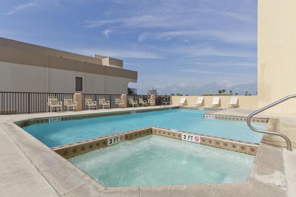 Inverness Condominiums by Padre Island Rentals - image 3