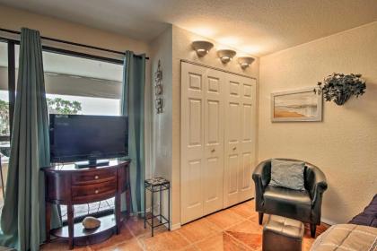 Couples Island Condo with Pool Walk to the Beach! - image 4