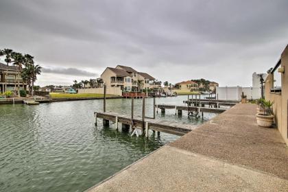 Couples Island Condo with Pool Walk to the Beach! - image 5