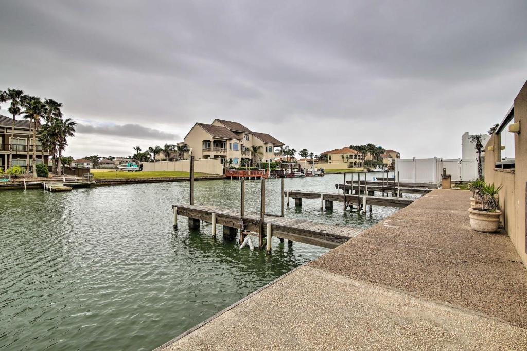 Couples Island Condo with Pool Walk to the Beach! - image 5