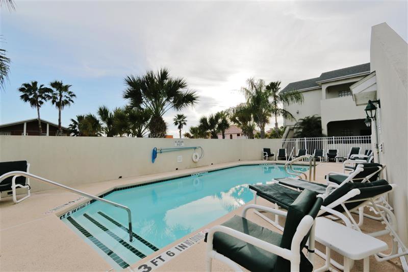 South Padre Island Condo with Pool Access and Balcony! - image 4