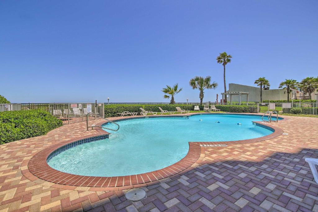 Oceanfront Unit with Gulf View by Bayside Attractions - image 2