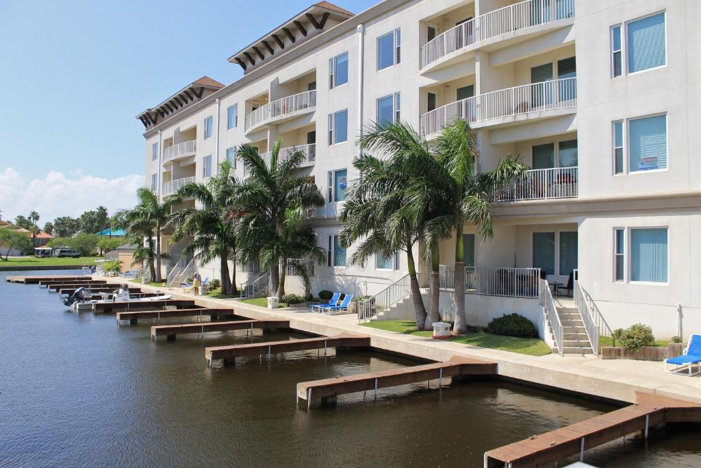 Las Marinas with Boat Slips by Padre Getaways - main image