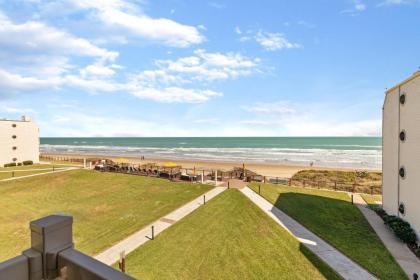 Hear the waves! 3 beachfront balconies Beautiful and fully equipped condo - image 5