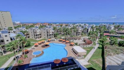 A view so blue that water and the sky are almost one! Beachfront resort - image 5