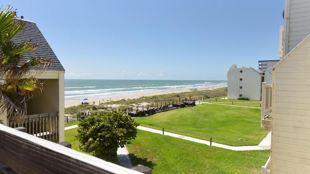 Seconds away from the Beach and pool! Beautiful condo with beachview balconies Pet Friendly - image 3