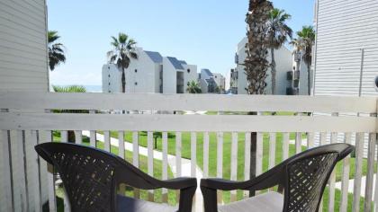 Amazing beachfront condo! enjoy with great views of beach and pool from balcony - image 4