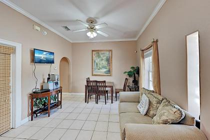 All-Suite Swordfish Retreat - 1 Block to Beach Duplex - image 1