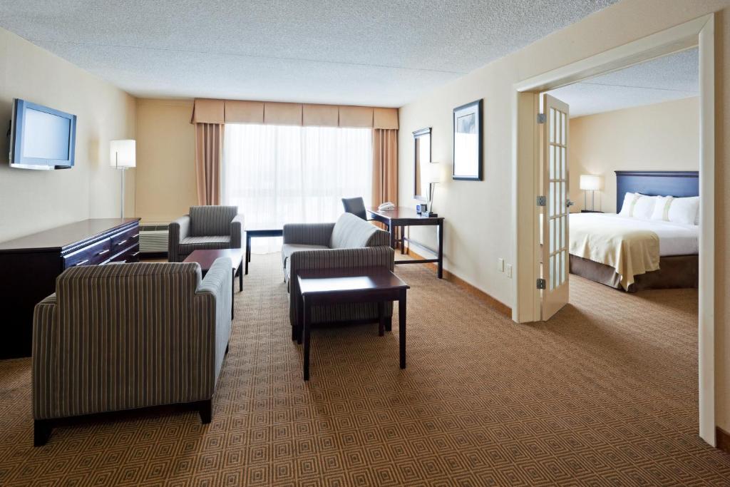 Holiday Inn South Plainfield-Piscataway an IHG Hotel - image 5