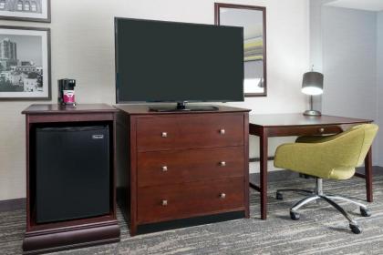 Hampton Inn South Plainfield-Piscataway - image 3