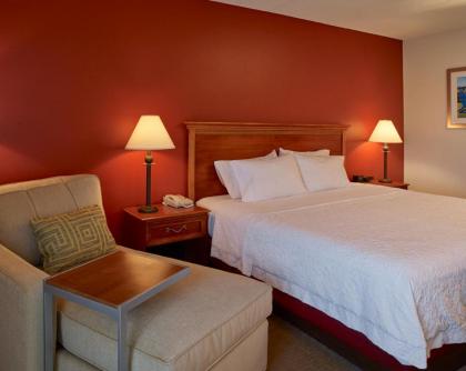 Hampton Inn Portland-Airport - image 2