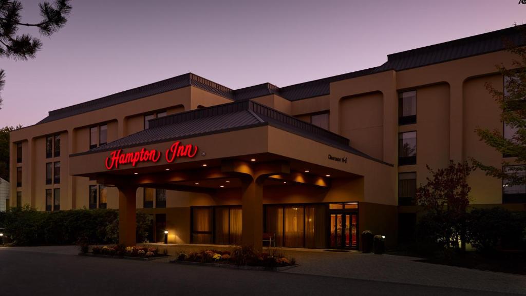 Hampton Inn Portland-Airport - image 5