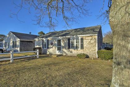 South Yarmouth Cottage - Walk to Seaview Beach! - image 5