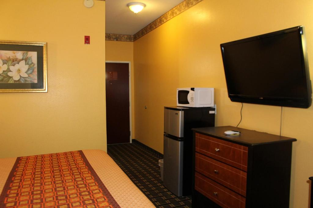 Magnolia Inn and Suites Southaven - image 5