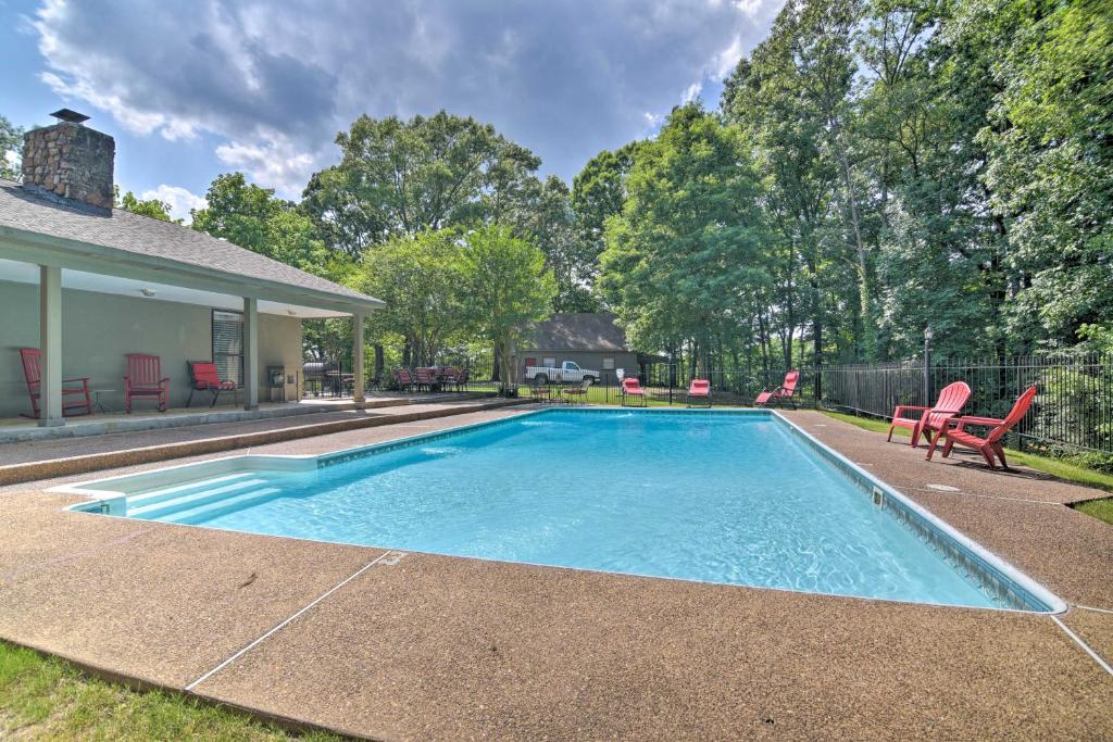 Spacious Southaven Home on 8 Acres with Private Pool - image 2