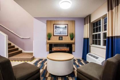 Microtel Inn & Suites by Wyndham Southern Pines - Pinehurst - image 6