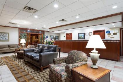 Days Inn & Conf Center by Wyndham Southern Pines Pinehurst - image 5